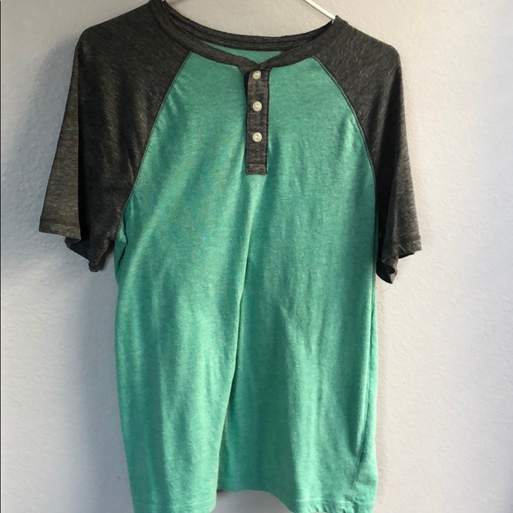 Bundle of 2 t-shirts Size mens small - Picture 2 of 2